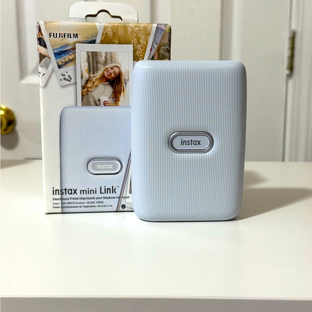 Fujifilm Instax Mini Link w/ 1 pk of Film